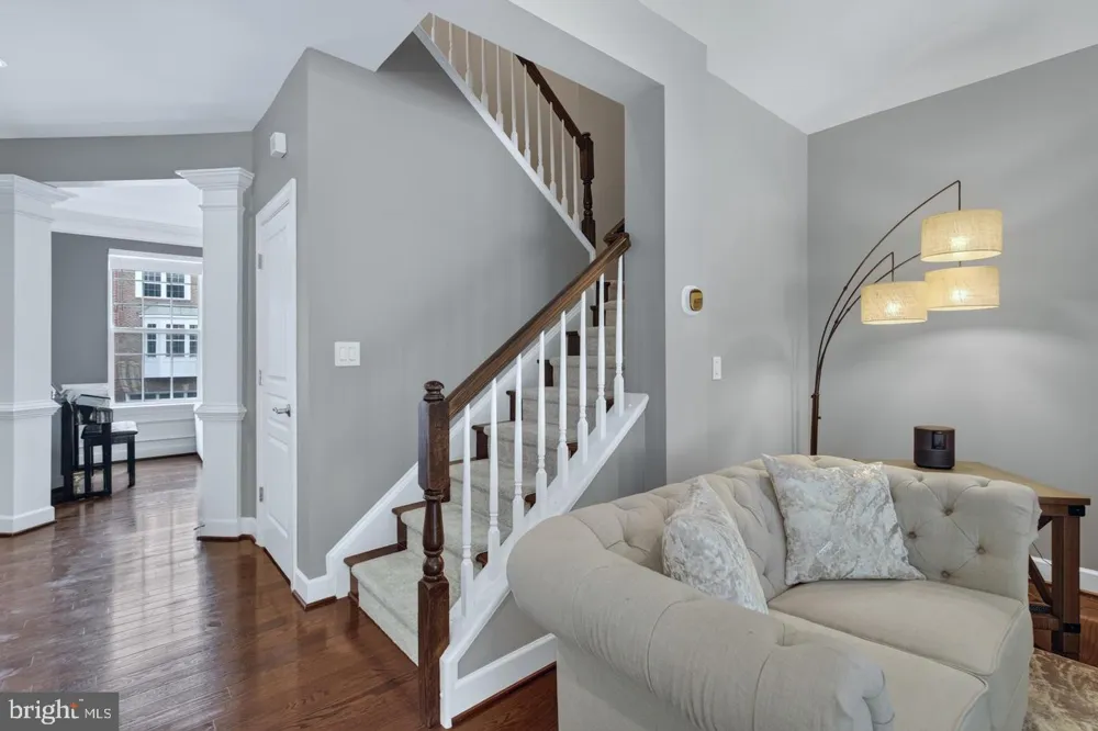 20283 CENTER BROOK SQUARE Sterling, VA 20165