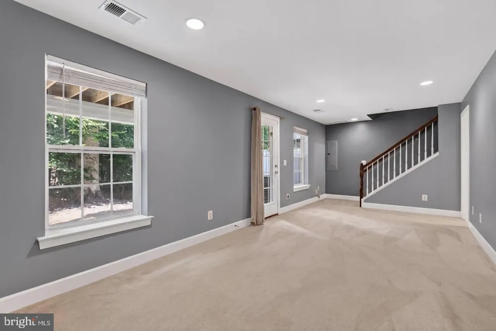 20283 CENTER BROOK SQUARE Sterling, VA 20165