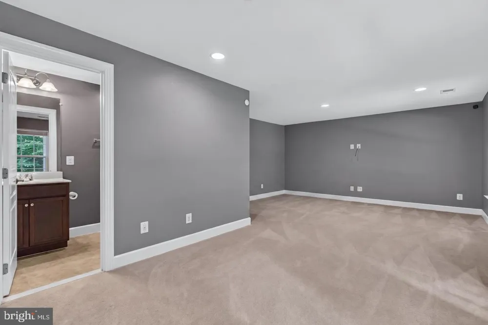 20283 CENTER BROOK SQUARE Sterling, VA 20165
