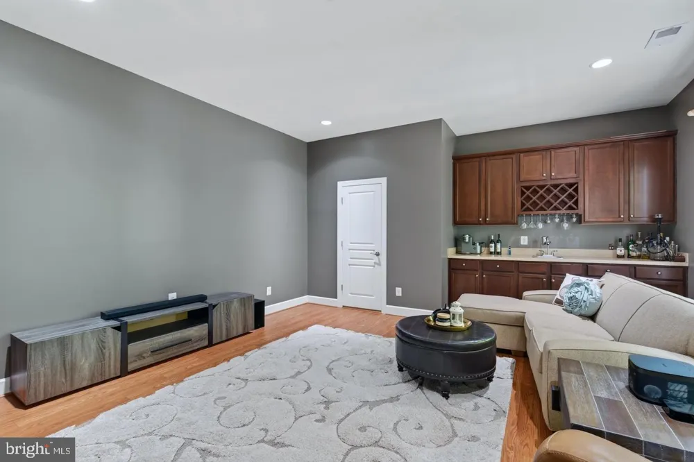 20283 CENTER BROOK SQUARE Sterling, VA 20165