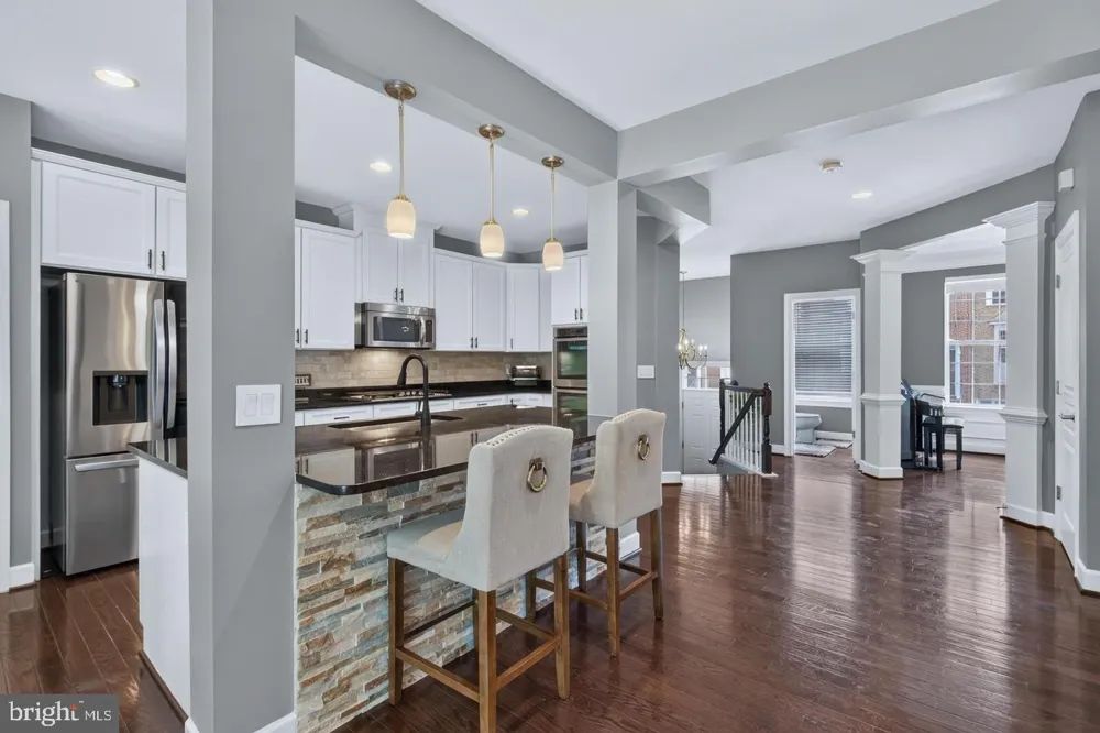 20283 CENTER BROOK SQUARE Sterling, VA 20165