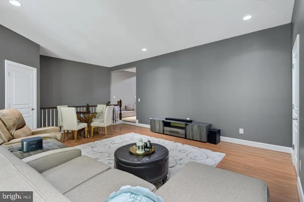 20283 CENTER BROOK SQUARE Sterling, VA 20165