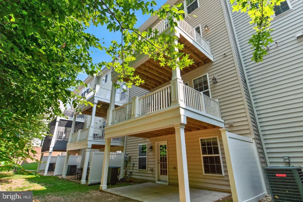 20283 CENTER BROOK SQUARE Sterling, VA 20165