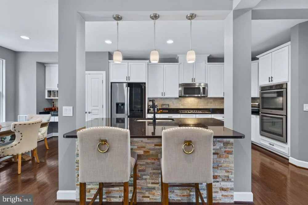 20283 CENTER BROOK SQUARE Sterling, VA 20165
