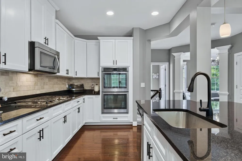 20283 CENTER BROOK SQUARE Sterling, VA 20165
