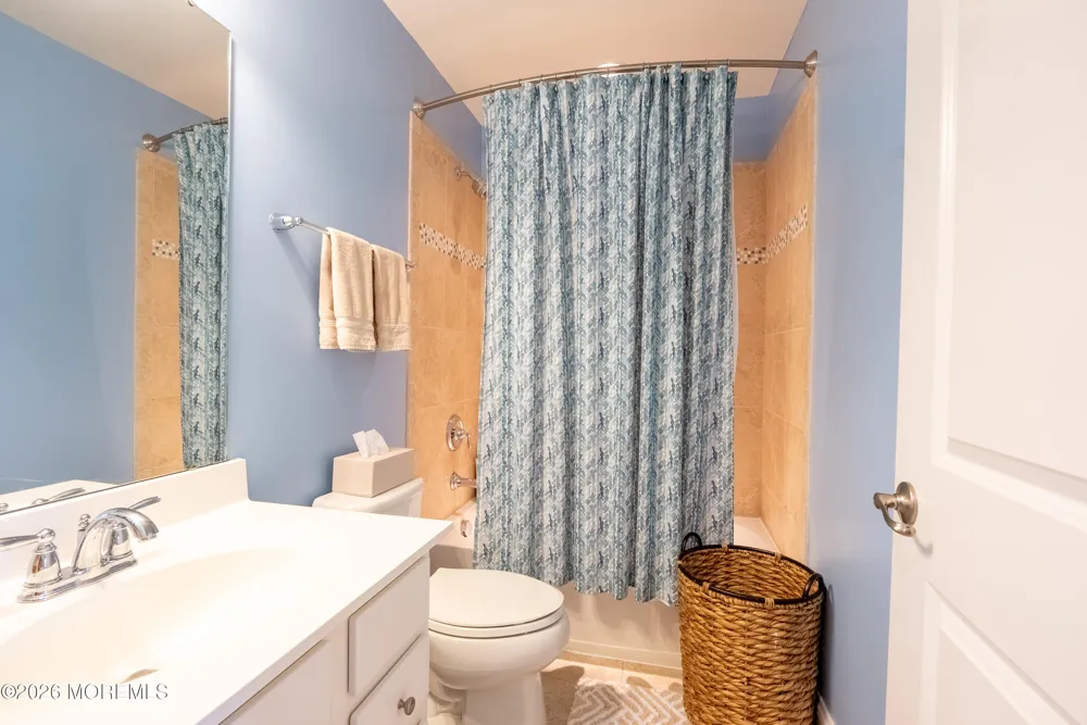 132 Kyle Drive Tinton Falls, NJ 07712