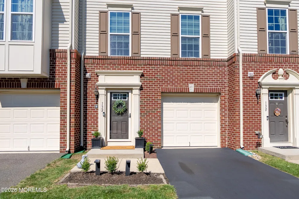 132 Kyle Drive Tinton Falls, NJ 07712