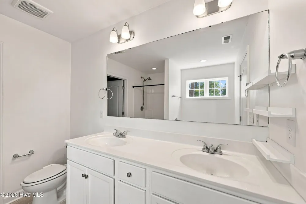 1105 Whitney Drive Aberdeen, NC 28315