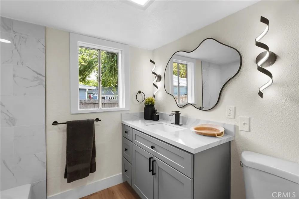 1406 W 7th Chico, CA 95928