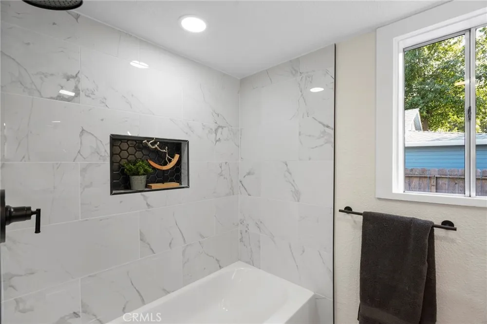 1406 W 7th Chico, CA 95928