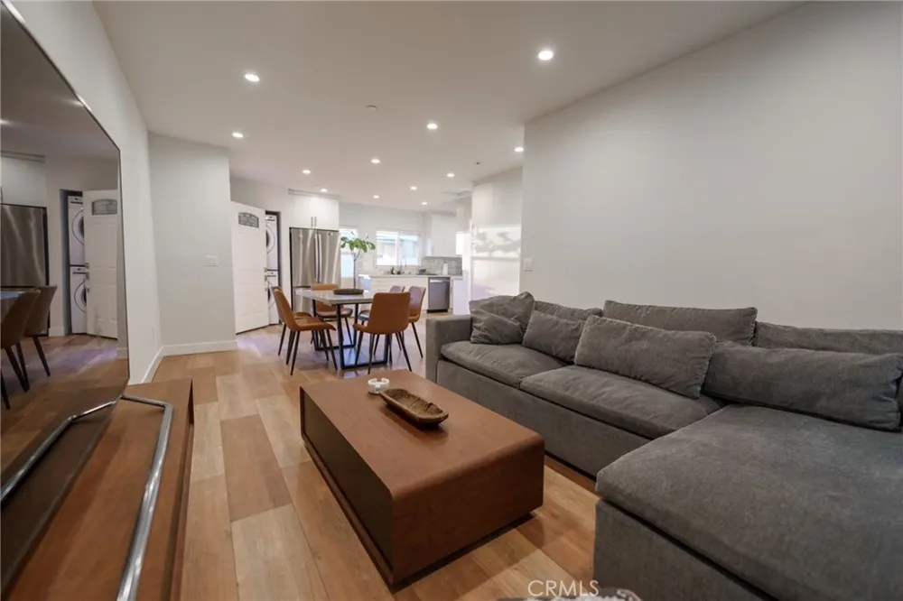 11012 Quill Avenue Sunland, CA 91040