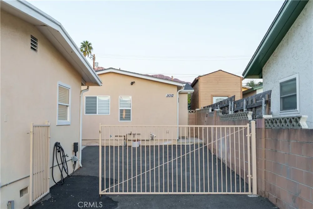 11012 Quill Avenue Sunland, CA 91040