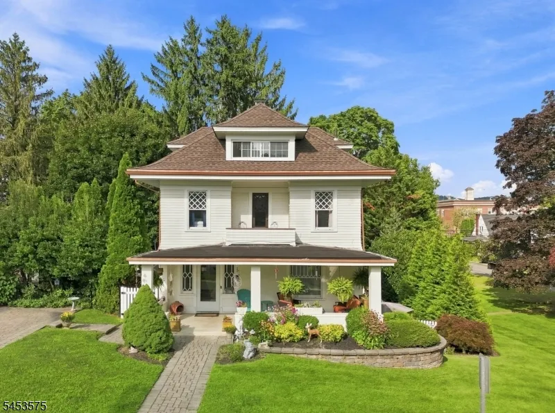 407 Monroe St Hackettstown Town, NJ 07840