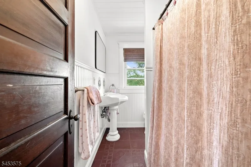 407 Monroe St Hackettstown Town, NJ 07840