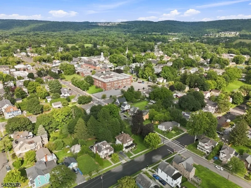 407 Monroe St Hackettstown Town, NJ 07840