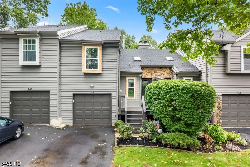 3 Brookline Ct #E Unit E Montgomery, NJ 08540