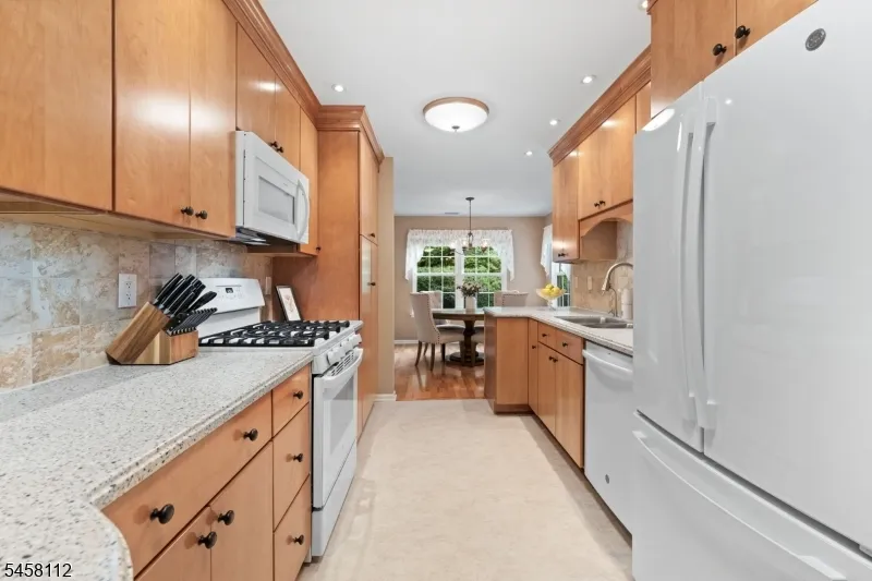 3 Brookline Ct #E Unit E Montgomery, NJ 08540