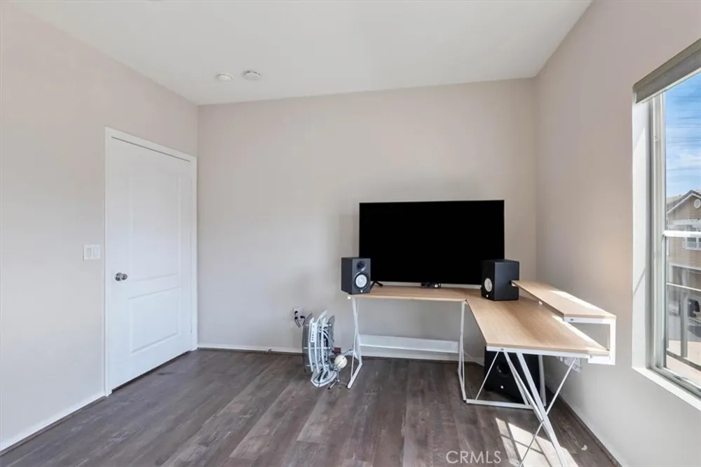 16702 Nicklaus #83 Sylmar, CA 91342