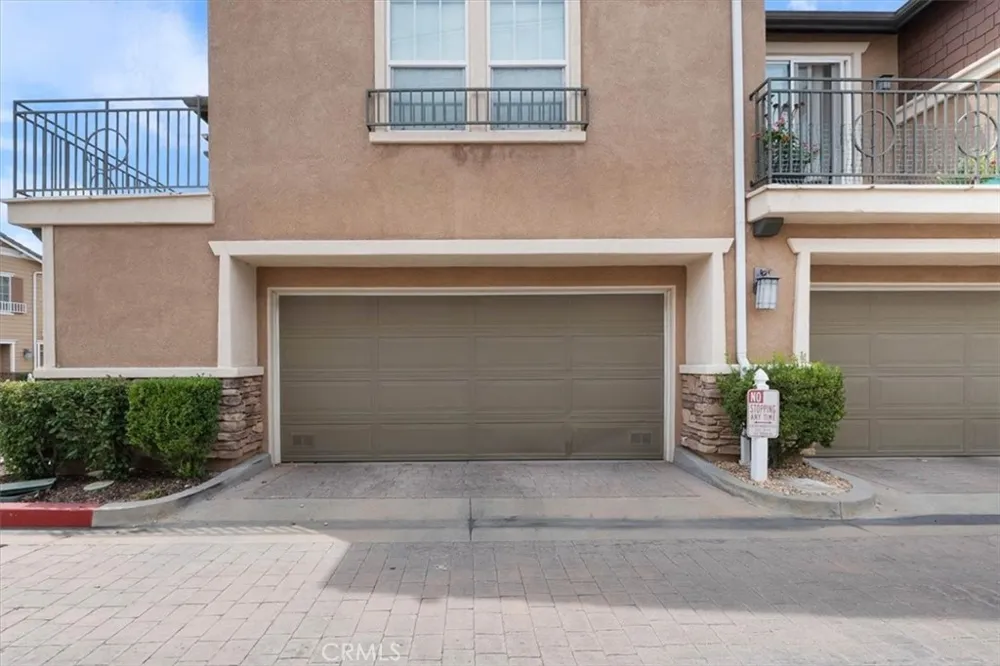 16702 Nicklaus #83 Sylmar, CA 91342