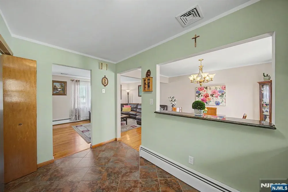 16 6th Street Wood Ridge, NJ 07075