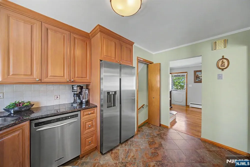 16 6th Street Wood Ridge, NJ 07075
