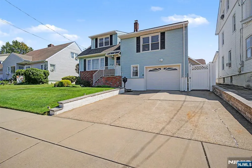 16 6th Street Wood Ridge, NJ 07075