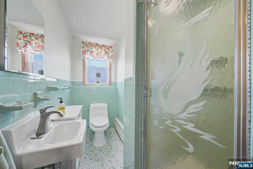 16 6th Street Wood Ridge, NJ 07075