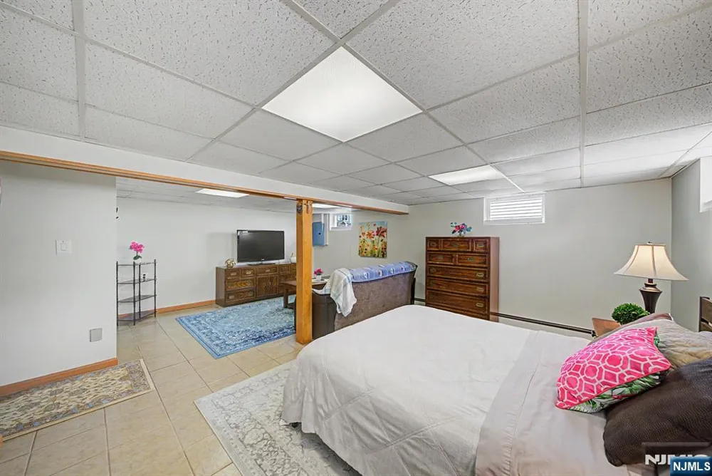 16 6th Street Wood Ridge, NJ 07075