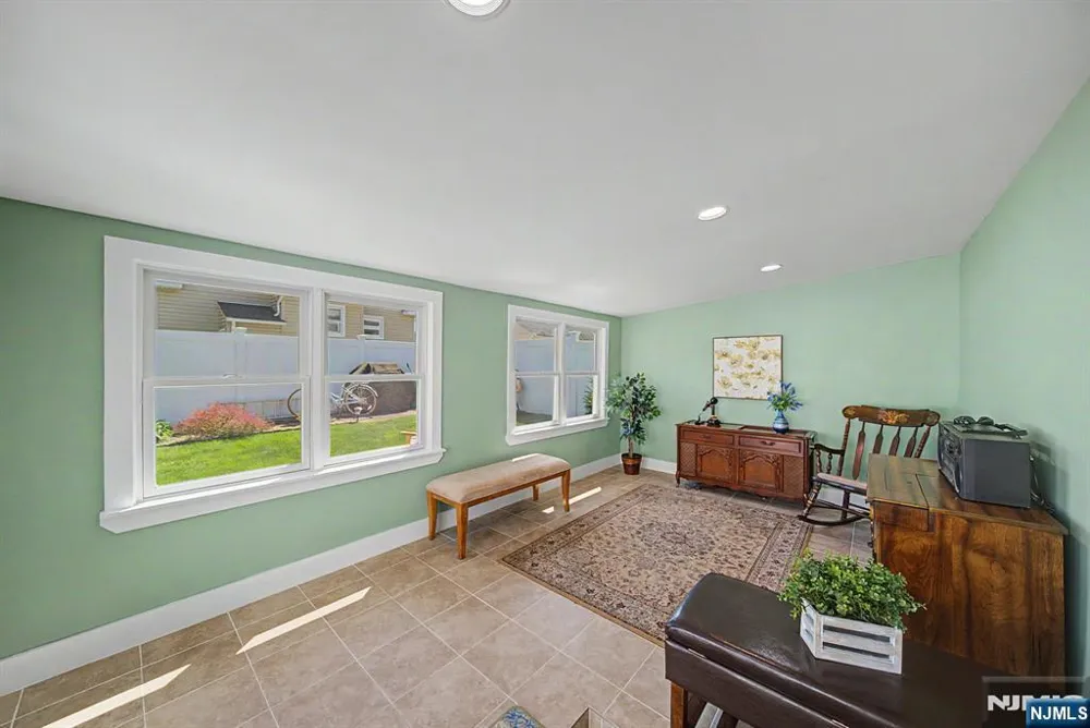 16 6th Street Wood Ridge, NJ 07075