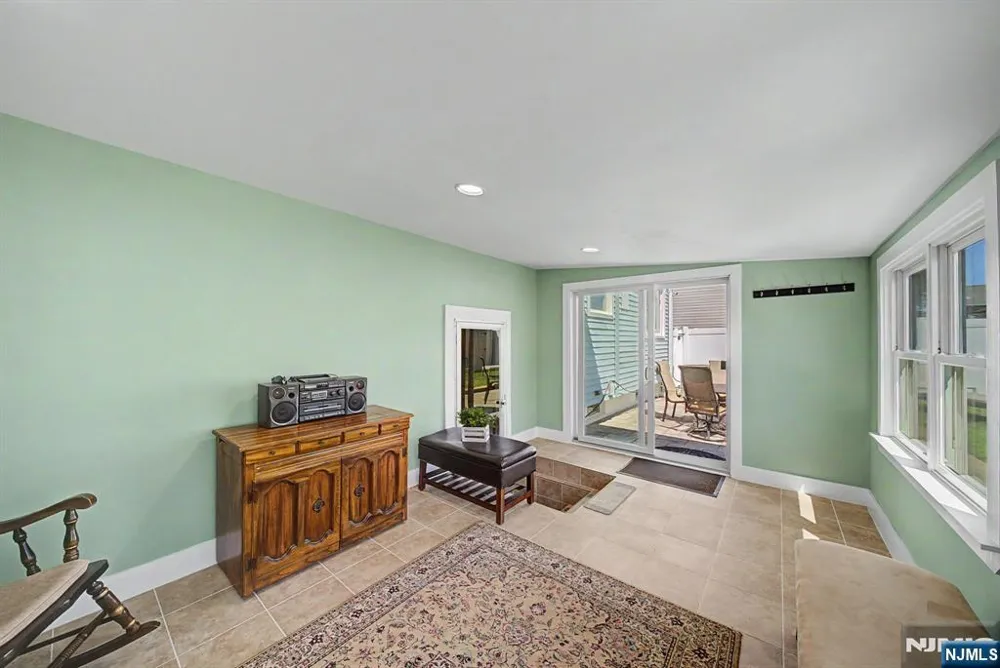 16 6th Street Wood Ridge, NJ 07075