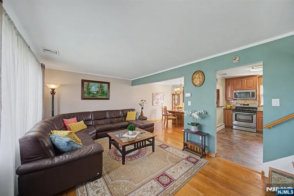 16 6th Street Wood Ridge, NJ 07075
