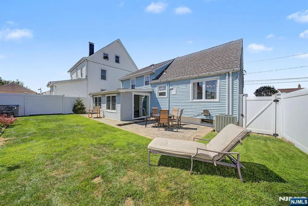 16 6th Street Wood Ridge, NJ 07075