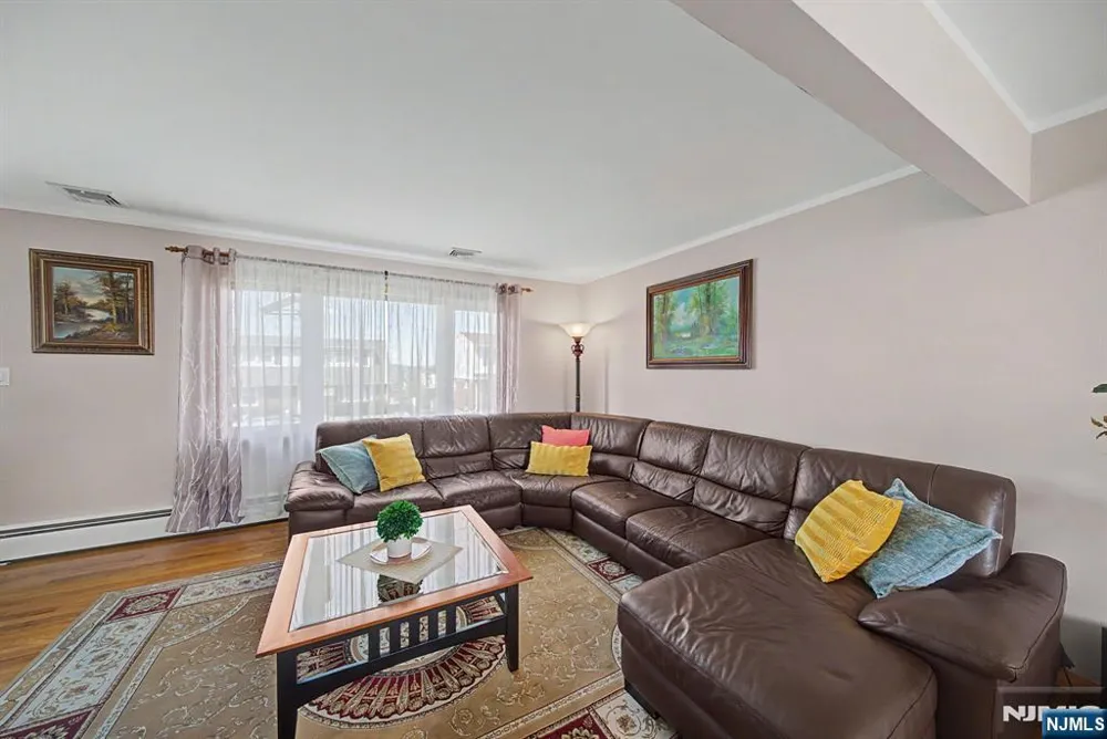 16 6th Street Wood Ridge, NJ 07075