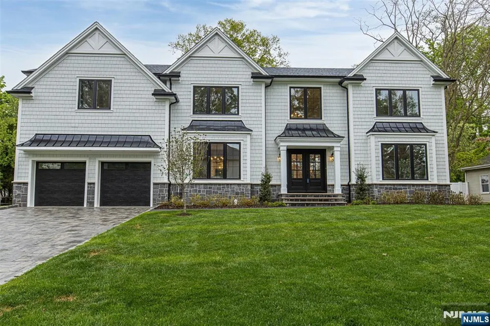 22 Northwood Avenue Demarest, NJ 07627