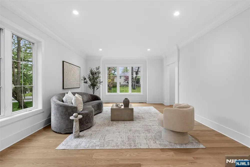 22 Northwood Avenue Demarest, NJ 07627