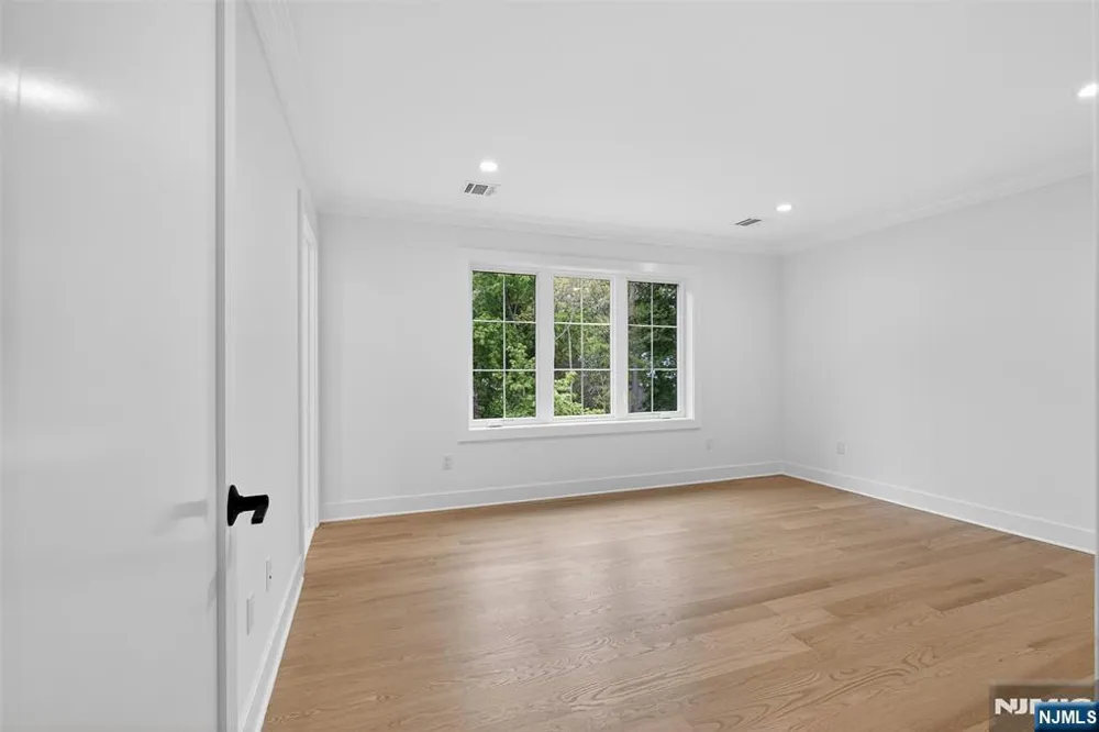 22 Northwood Avenue Demarest, NJ 07627