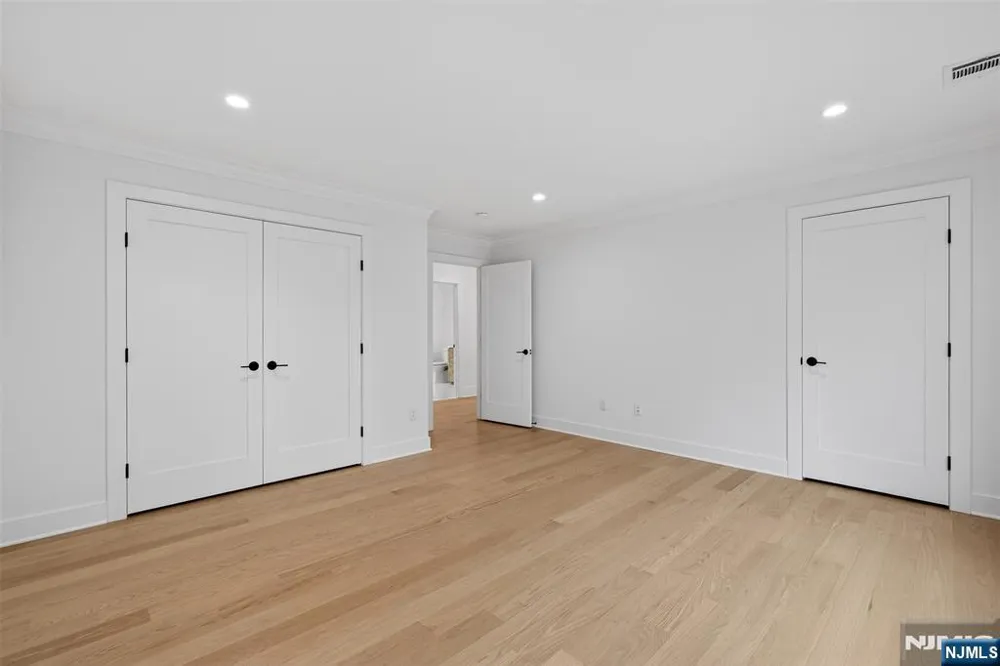 22 Northwood Avenue Demarest, NJ 07627