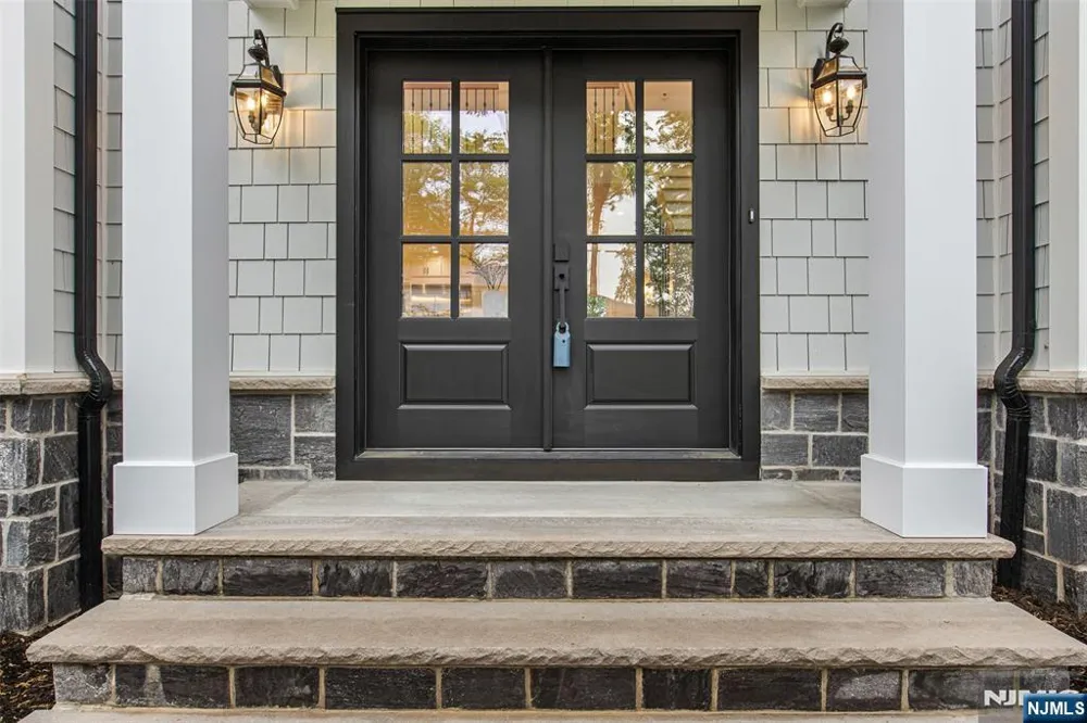 22 Northwood Avenue Demarest, NJ 07627