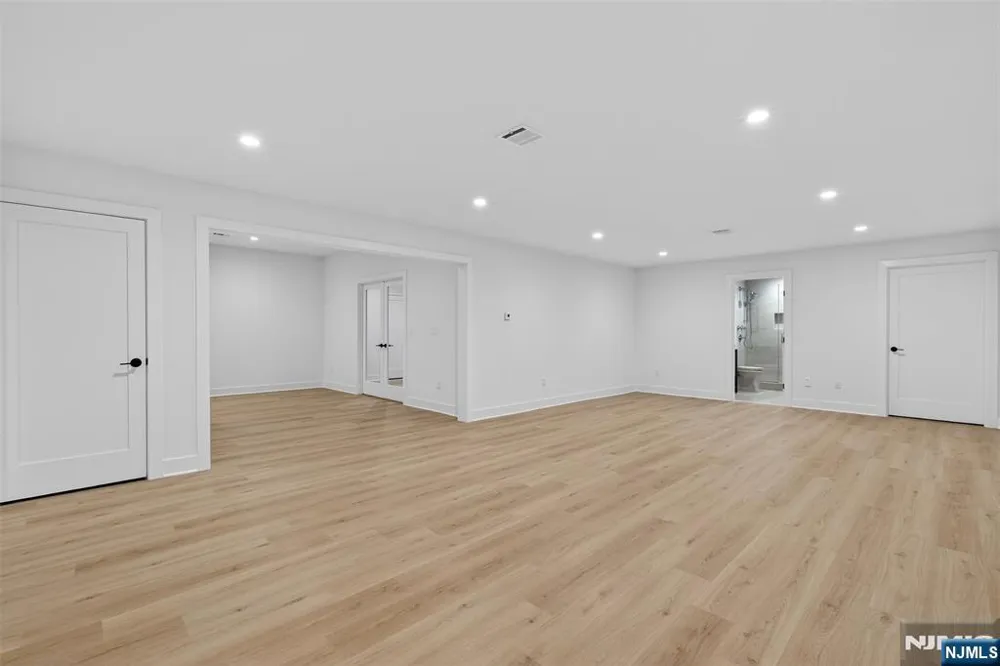 22 Northwood Avenue Demarest, NJ 07627