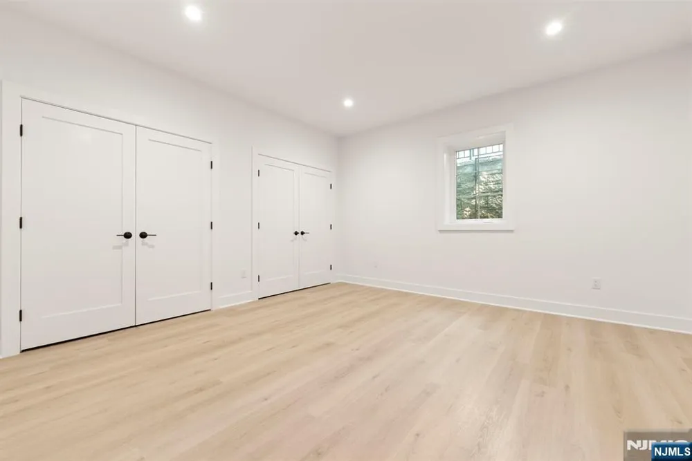 22 Northwood Avenue Demarest, NJ 07627
