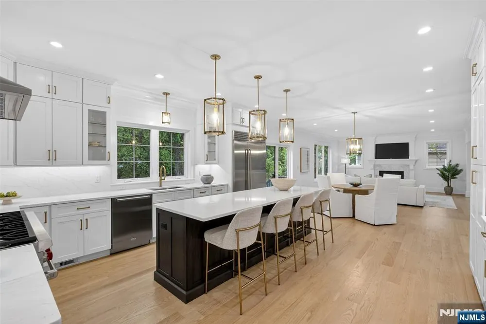 22 Northwood Avenue Demarest, NJ 07627