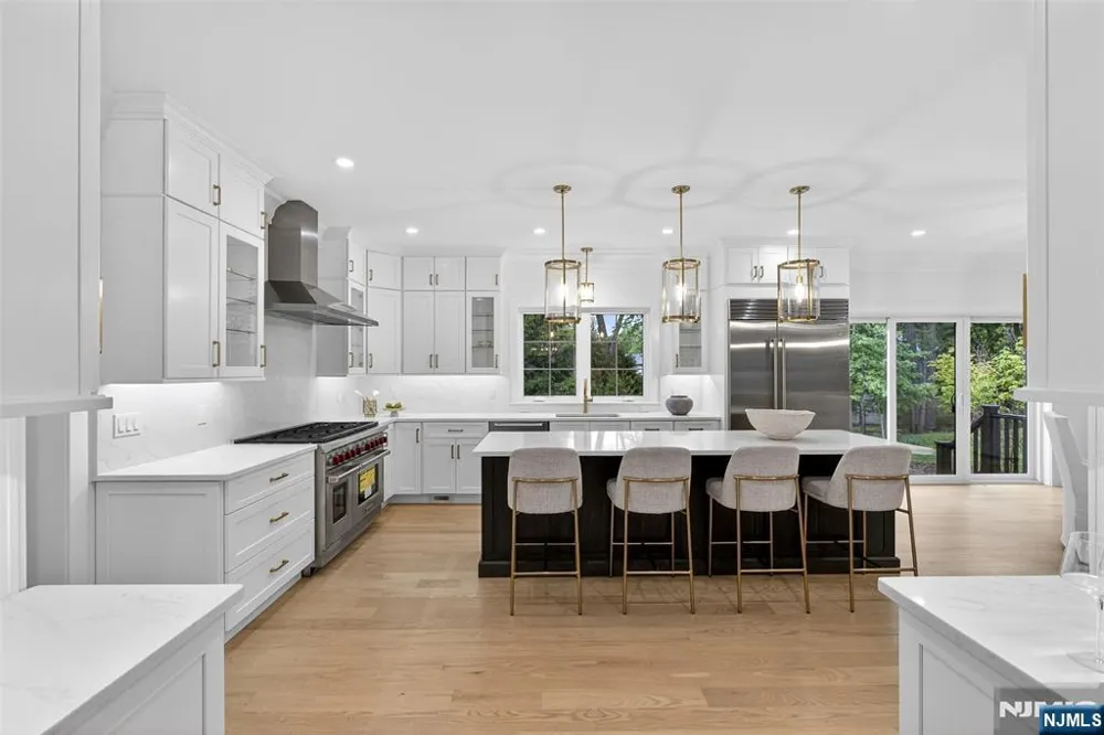 22 Northwood Avenue Demarest, NJ 07627
