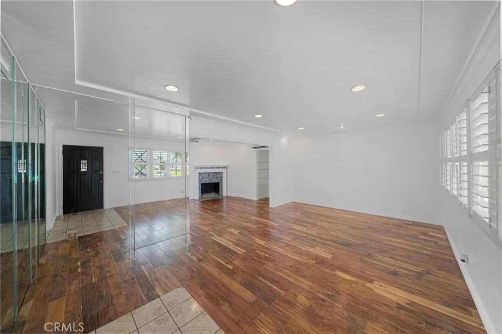 901 W Autumn Anaheim, CA 92805