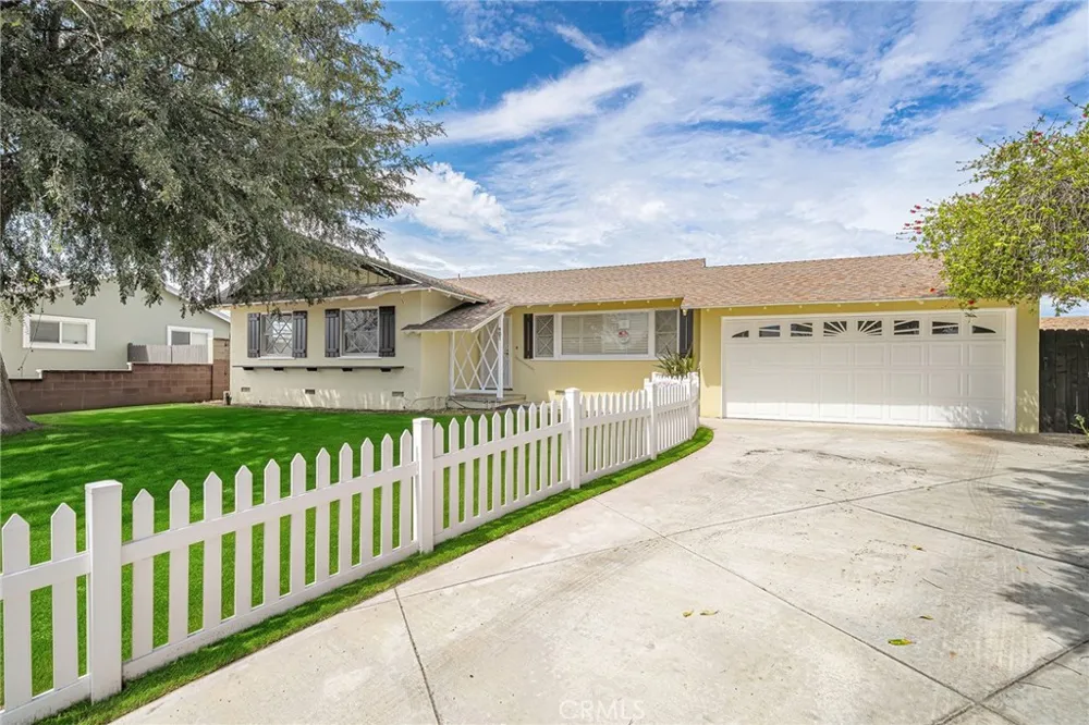 901 W Autumn Anaheim, CA 92805