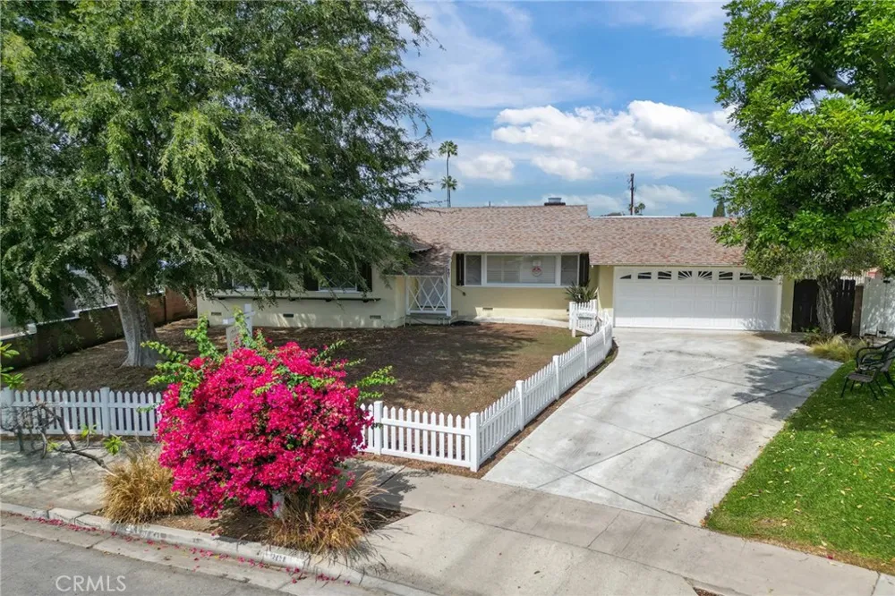 901 W Autumn Anaheim, CA 92805