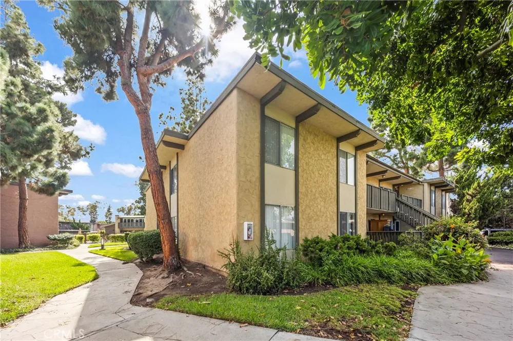 23308 Marigold Avenue #V-201 Torrance, CA 90502