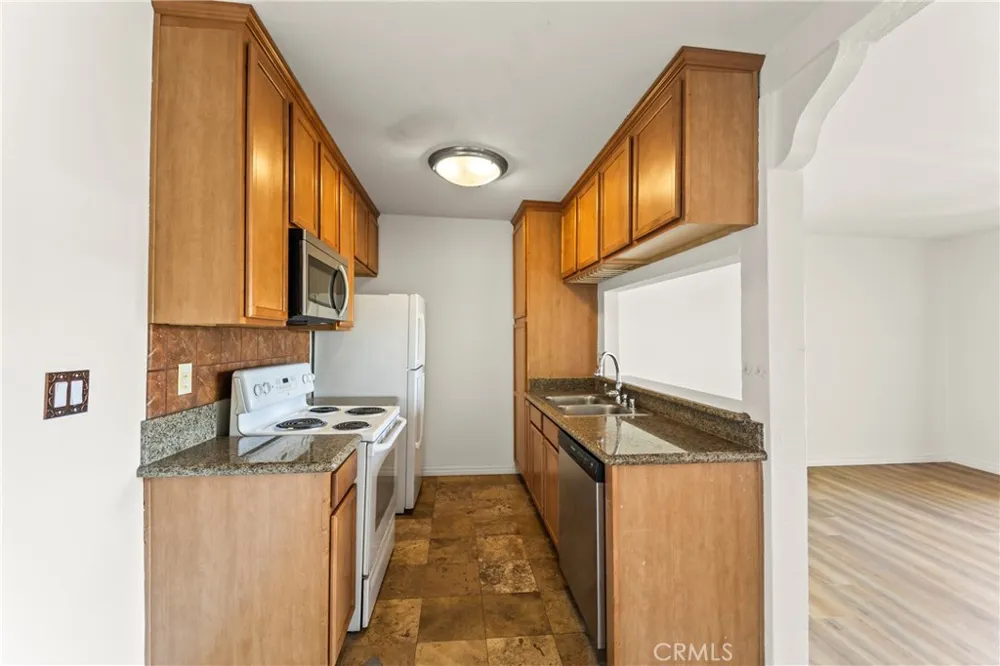 23308 Marigold Avenue #V-201 Torrance, CA 90502