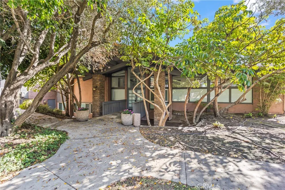 23308 Marigold Avenue #V-201 Torrance, CA 90502