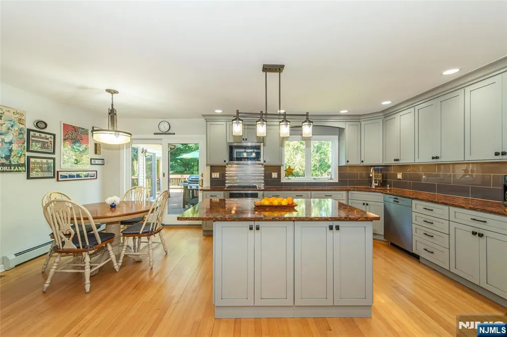 10 Weiss Drive Montville Township, NJ 07082