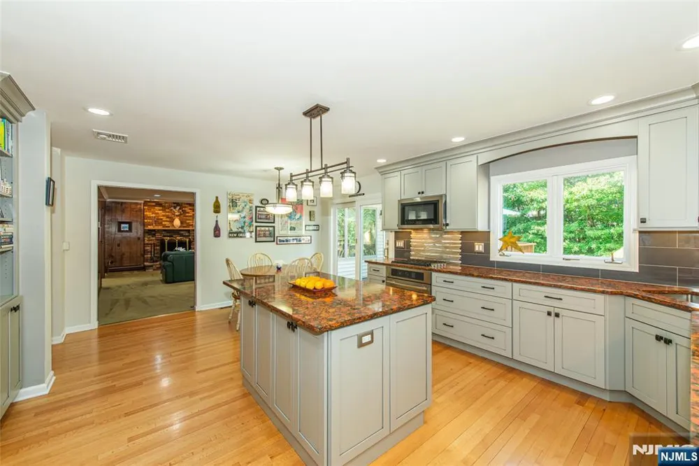 10 Weiss Drive Montville Township, NJ 07082